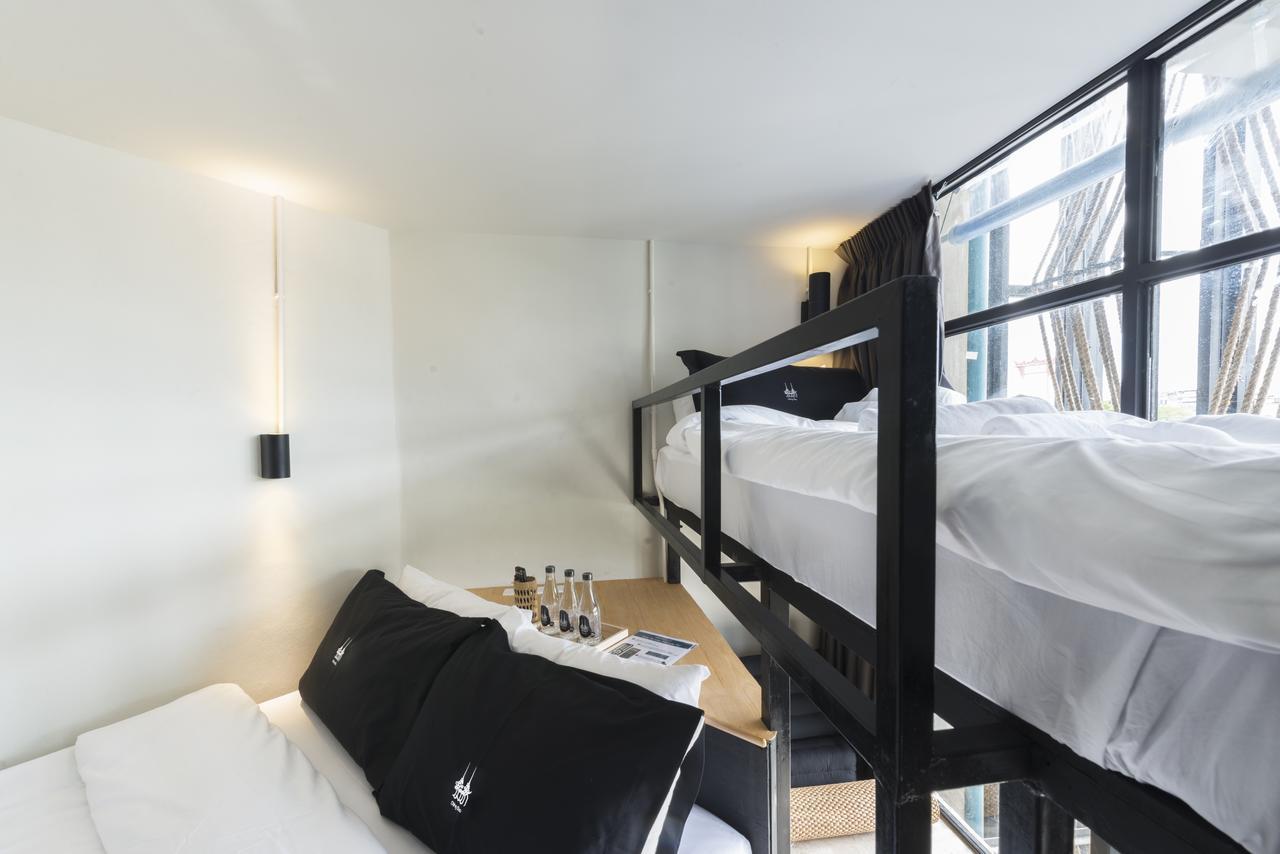 Chingcha Bangkok Hostel Bagian luar foto