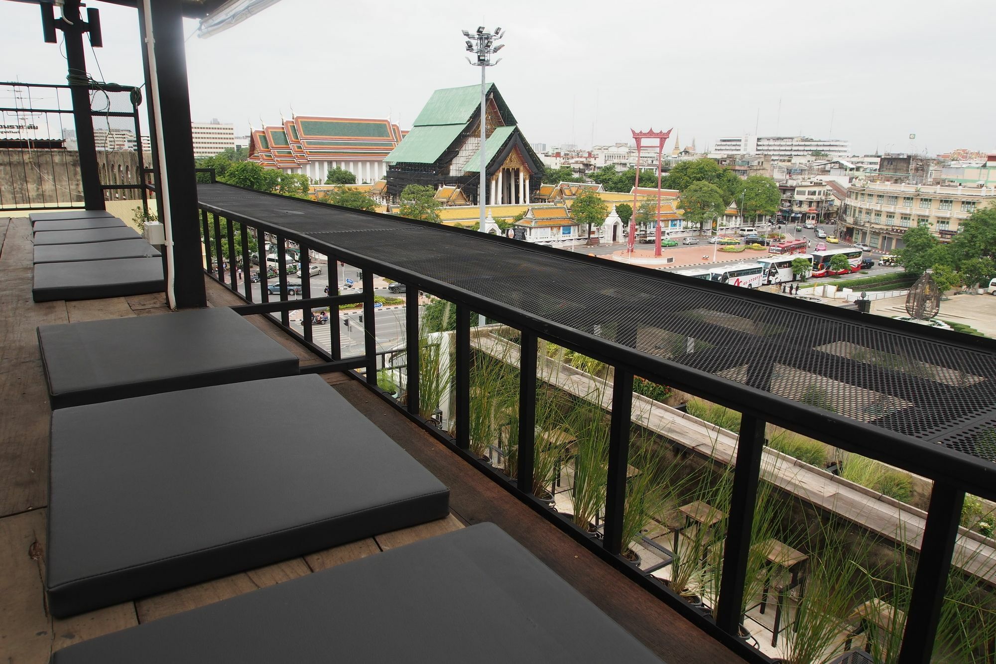 Chingcha Bangkok Hostel Bagian luar foto