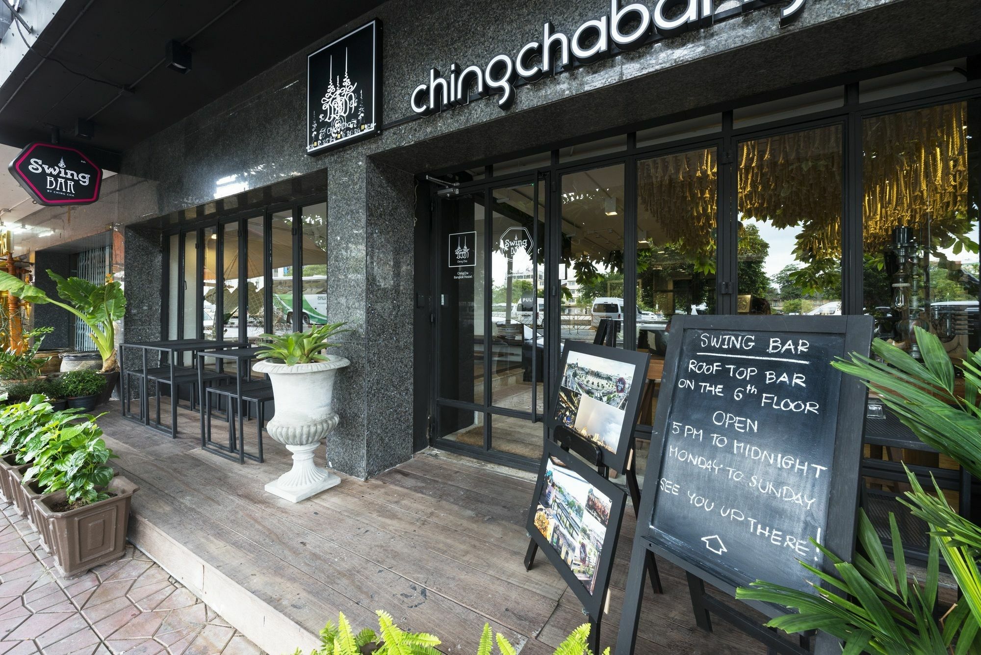 Chingcha Bangkok Hostel Bagian luar foto