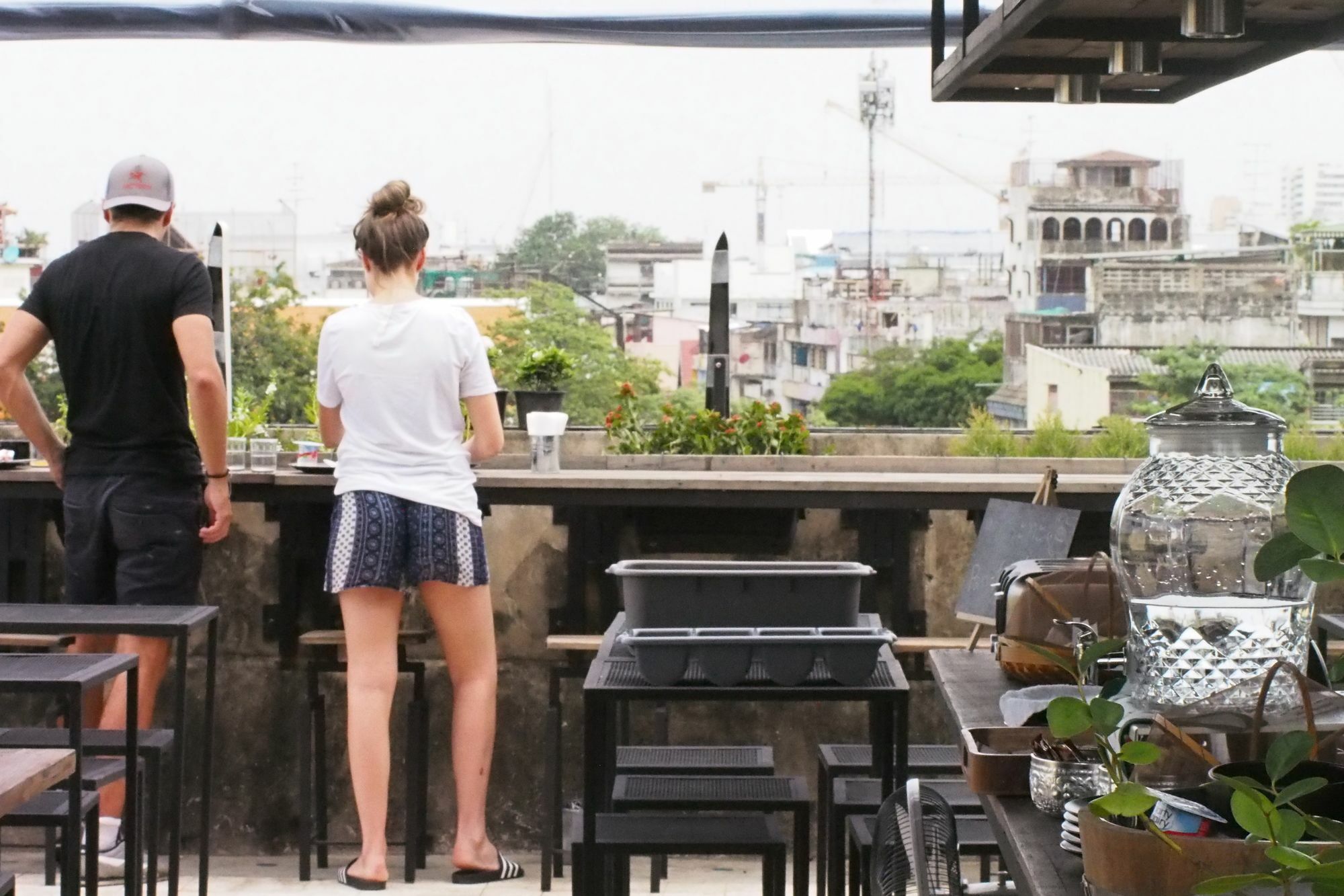 Chingcha Bangkok Hostel Bagian luar foto